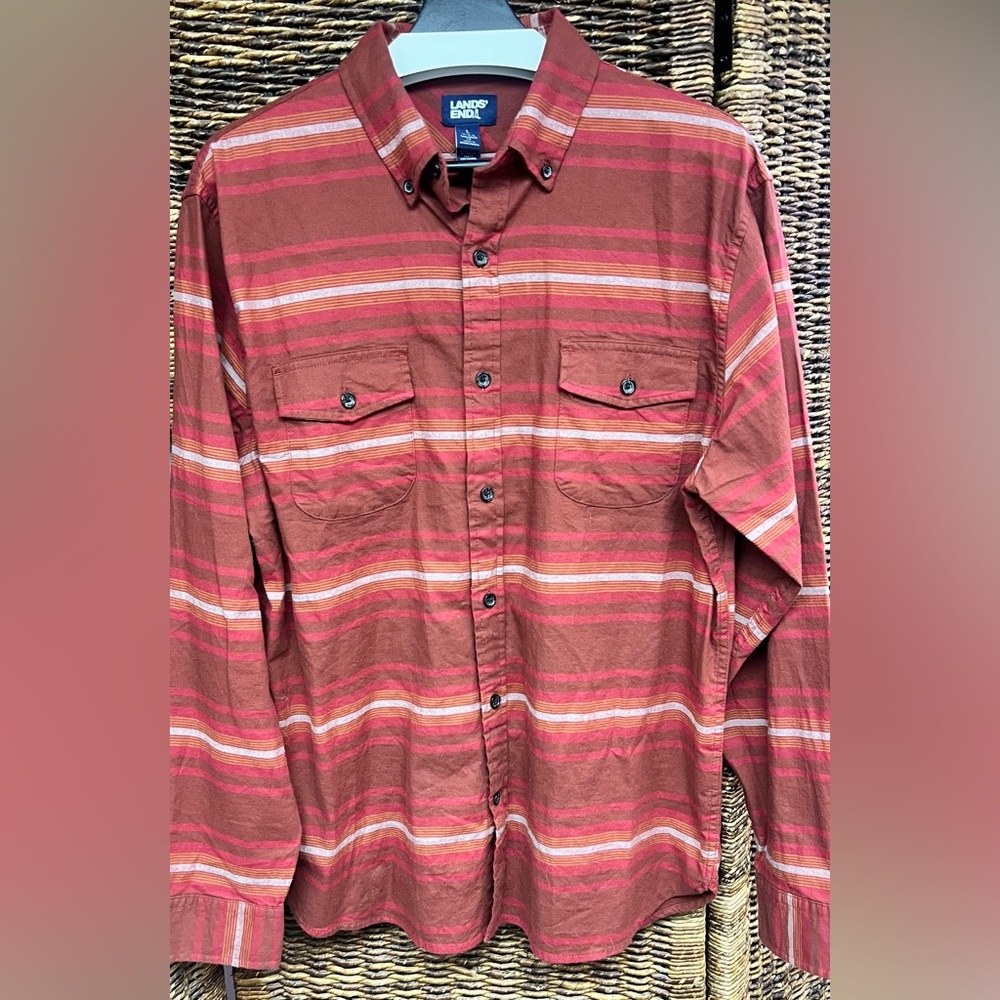 Lands’ End Men’s Large, Tailored Fit, 16-16 1/2 Button Up‎ shirt